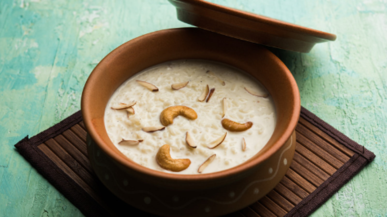 1600x900_Veganer-Ayurveda-Khir-Himmlischer-Mandel-Reispudding